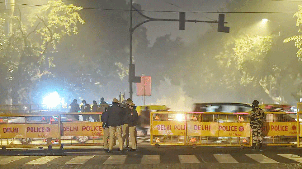 Weekend curfew imposed in Delhi, public transport to run at full seating capacity